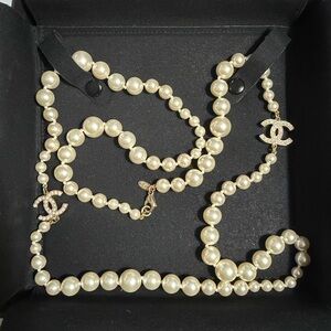 CHANEL Cream Pearl Necklace with Gold Logo